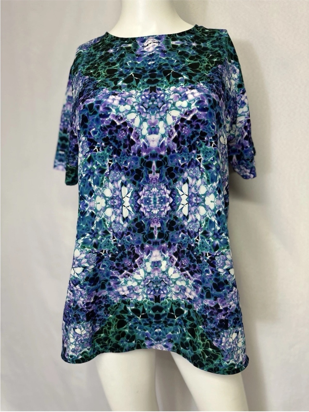 Liz Claiborne Purple and Teal Abstract Print Short Sleeve Top